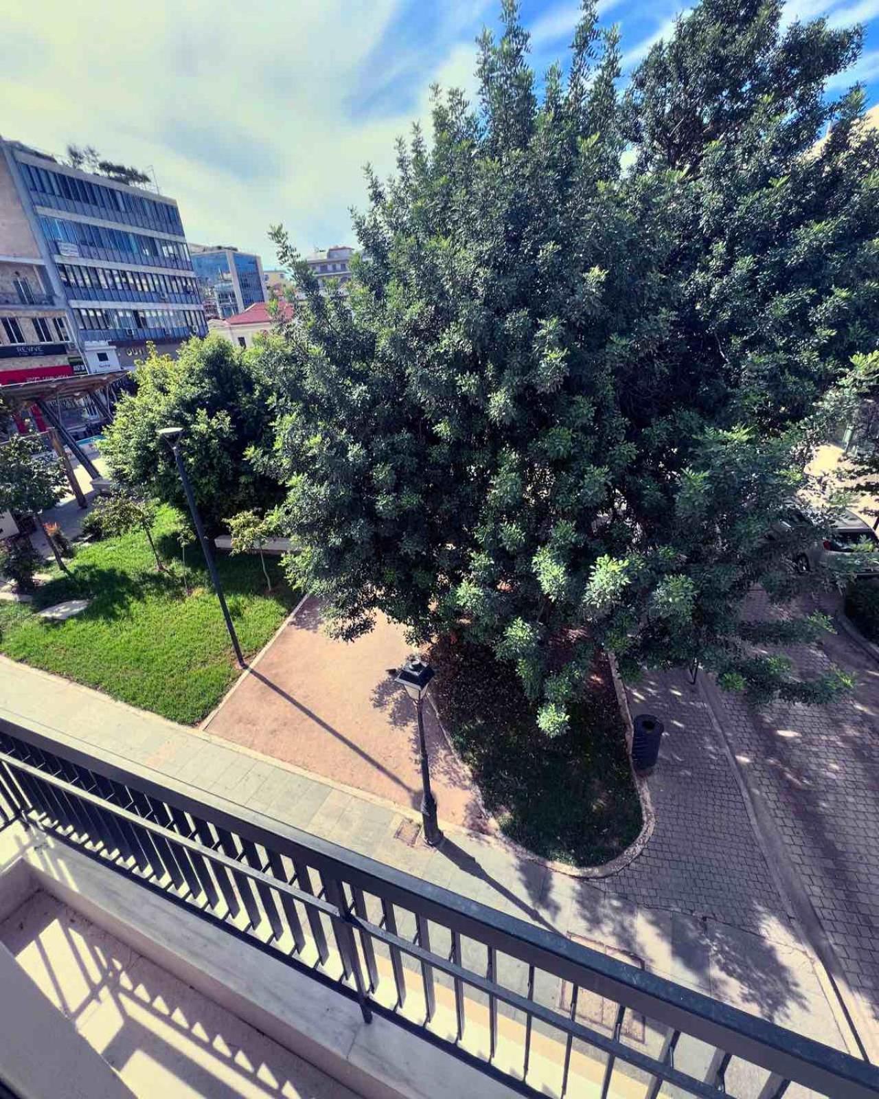 Luxurious Wooden Detail Flat In City Center Chalkida Exterior foto