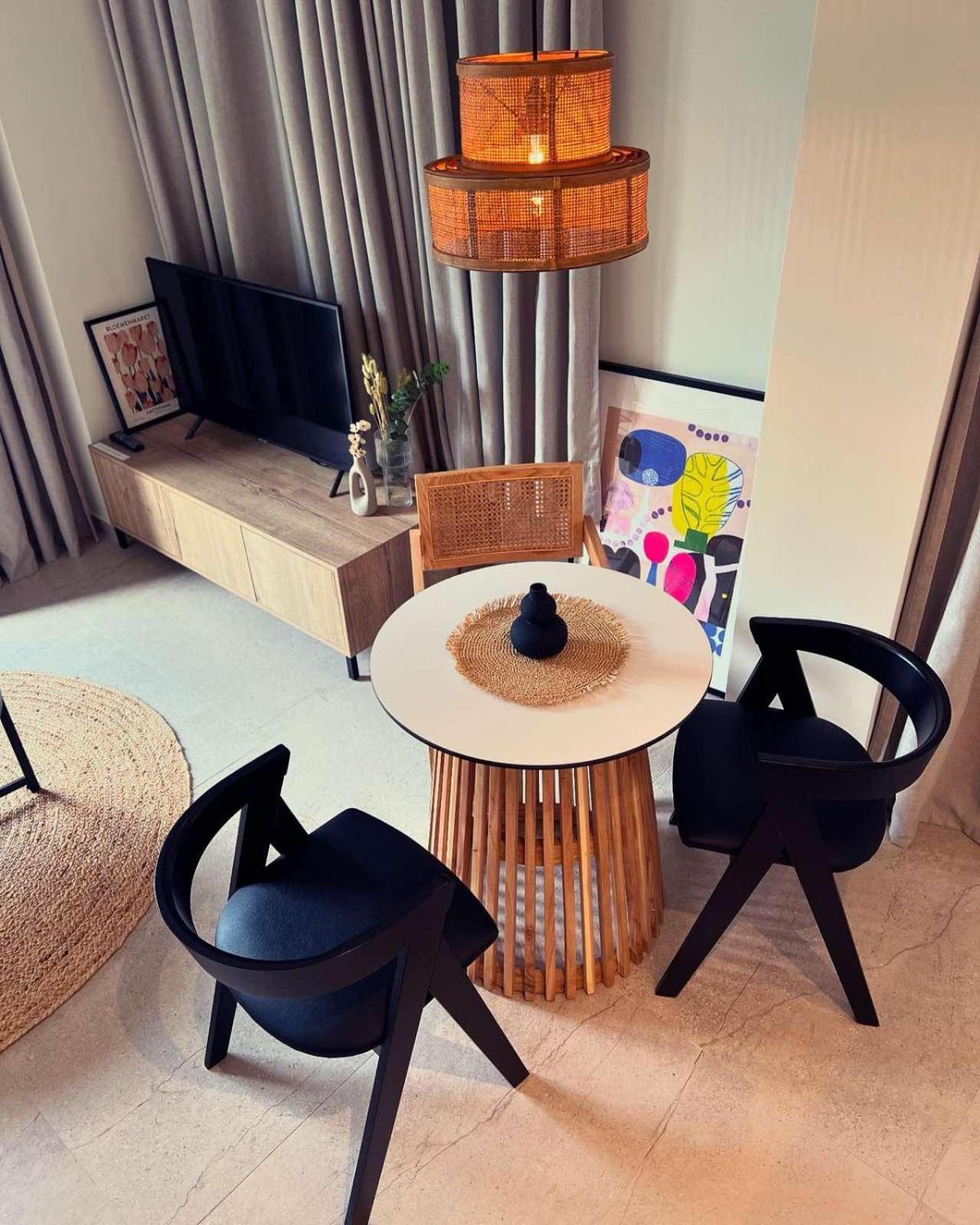 Luxurious Wooden Detail Flat In City Center Chalkida Exterior foto