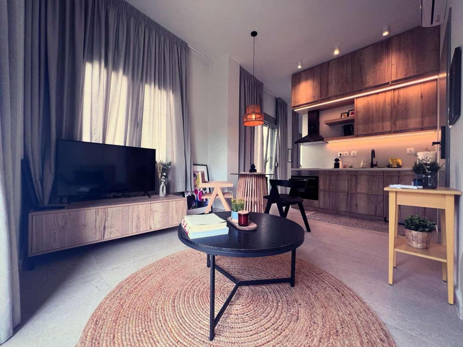 Luxurious Wooden Detail Flat In City Center Chalkida Exterior foto